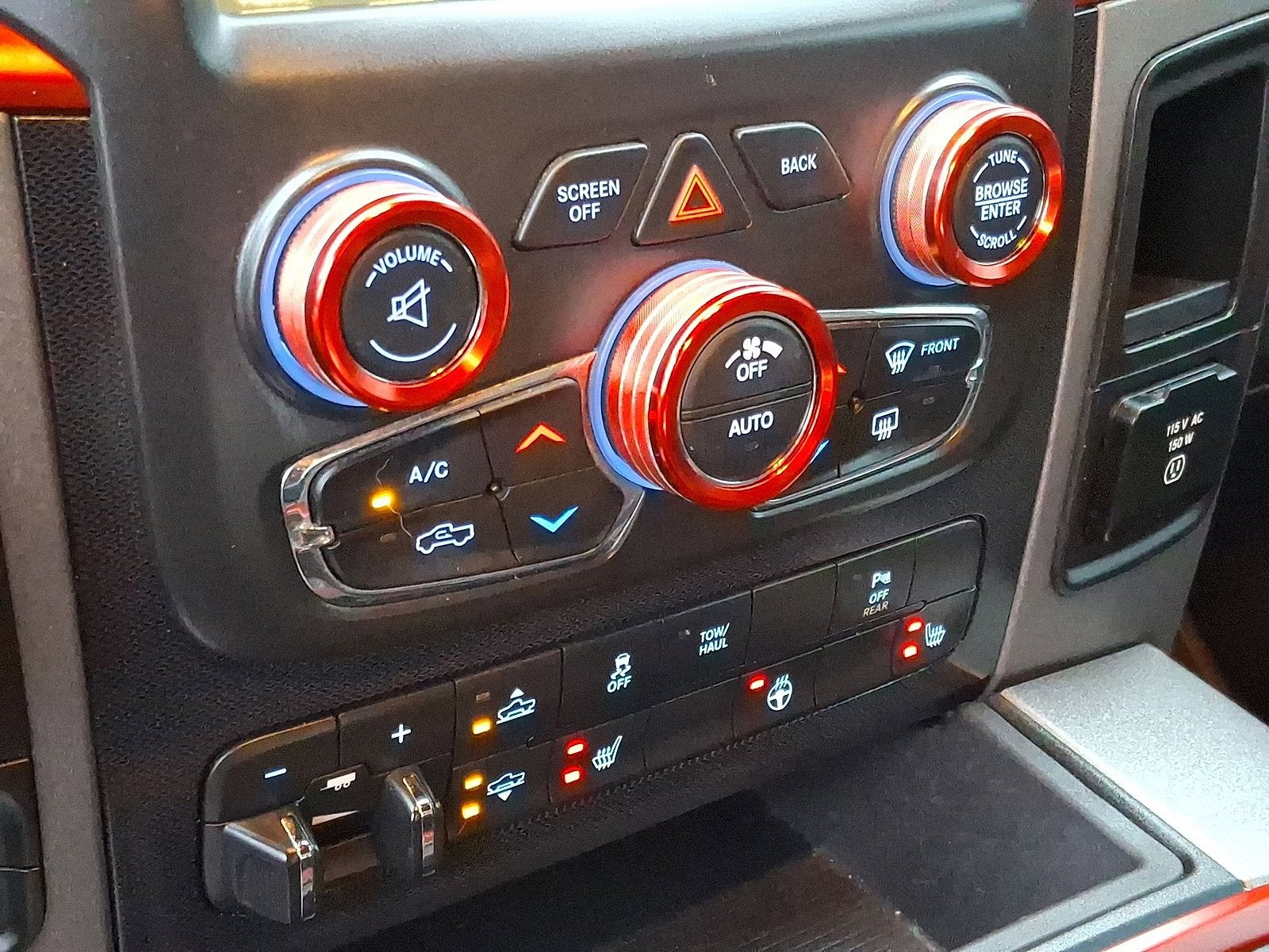 2017 RAM 1500 Rebel Crew Cab 4x4 5'7" Box