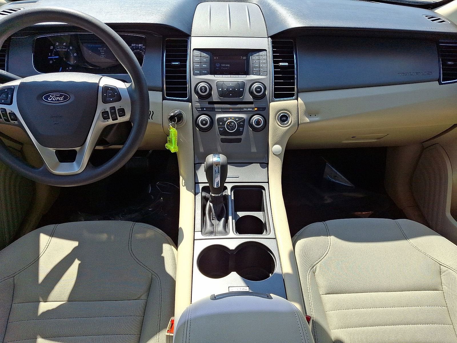 2018 Ford Taurus SE