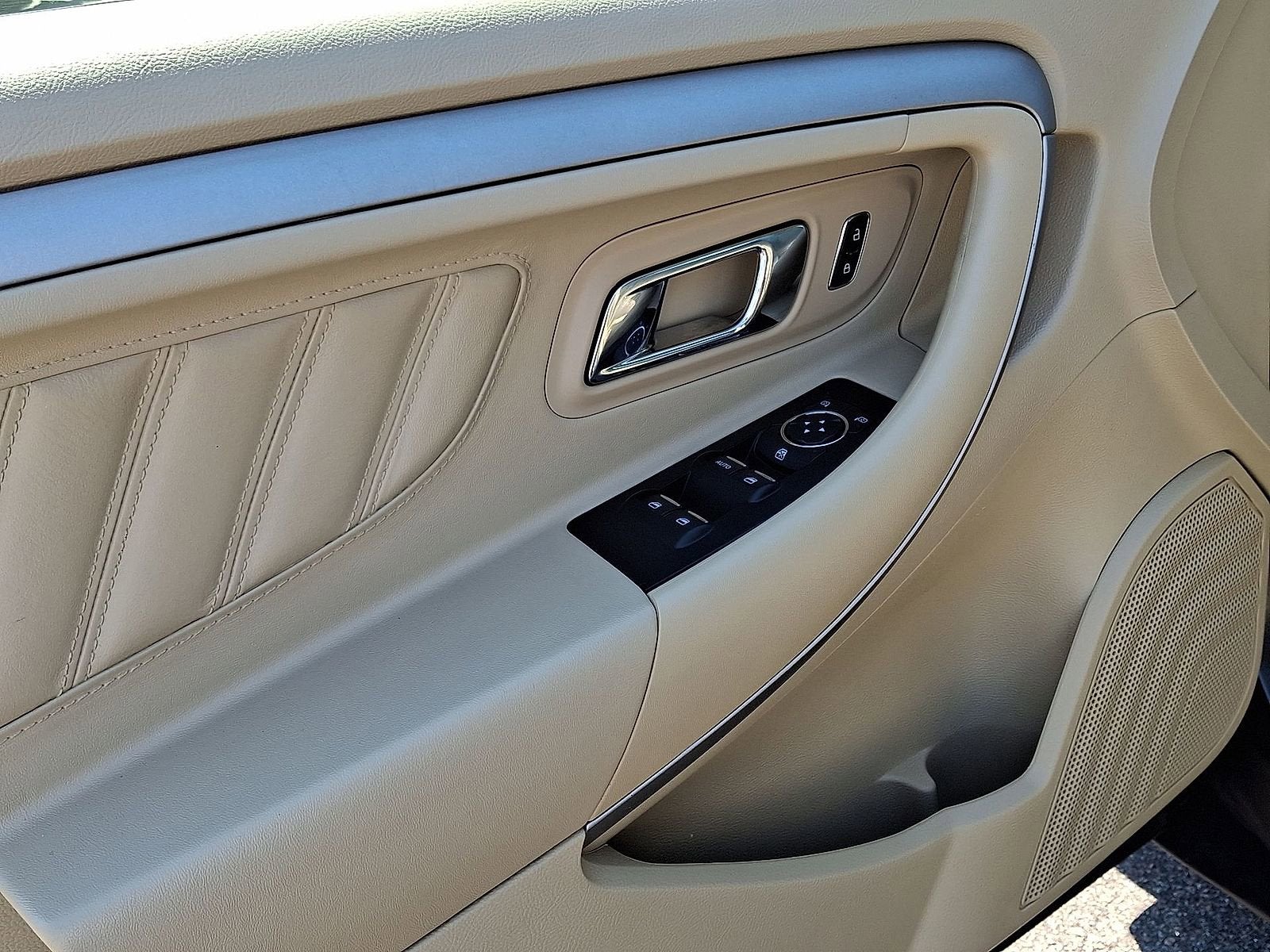 2018 Ford Taurus SE