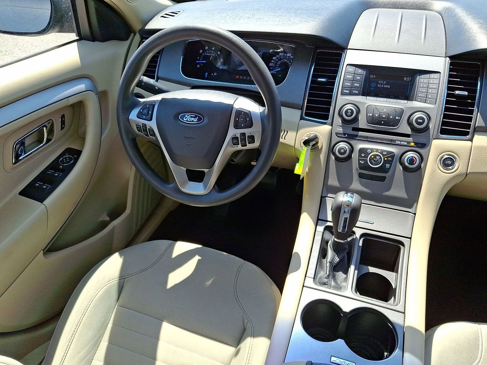 2018 Ford Taurus SE