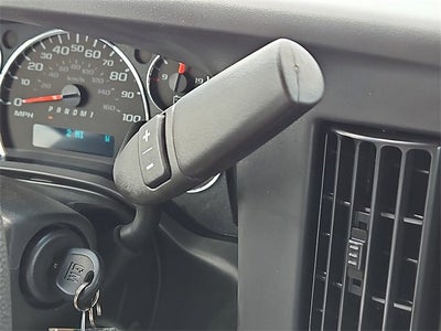 2025 Chevrolet Express Passenger 3500 1LT