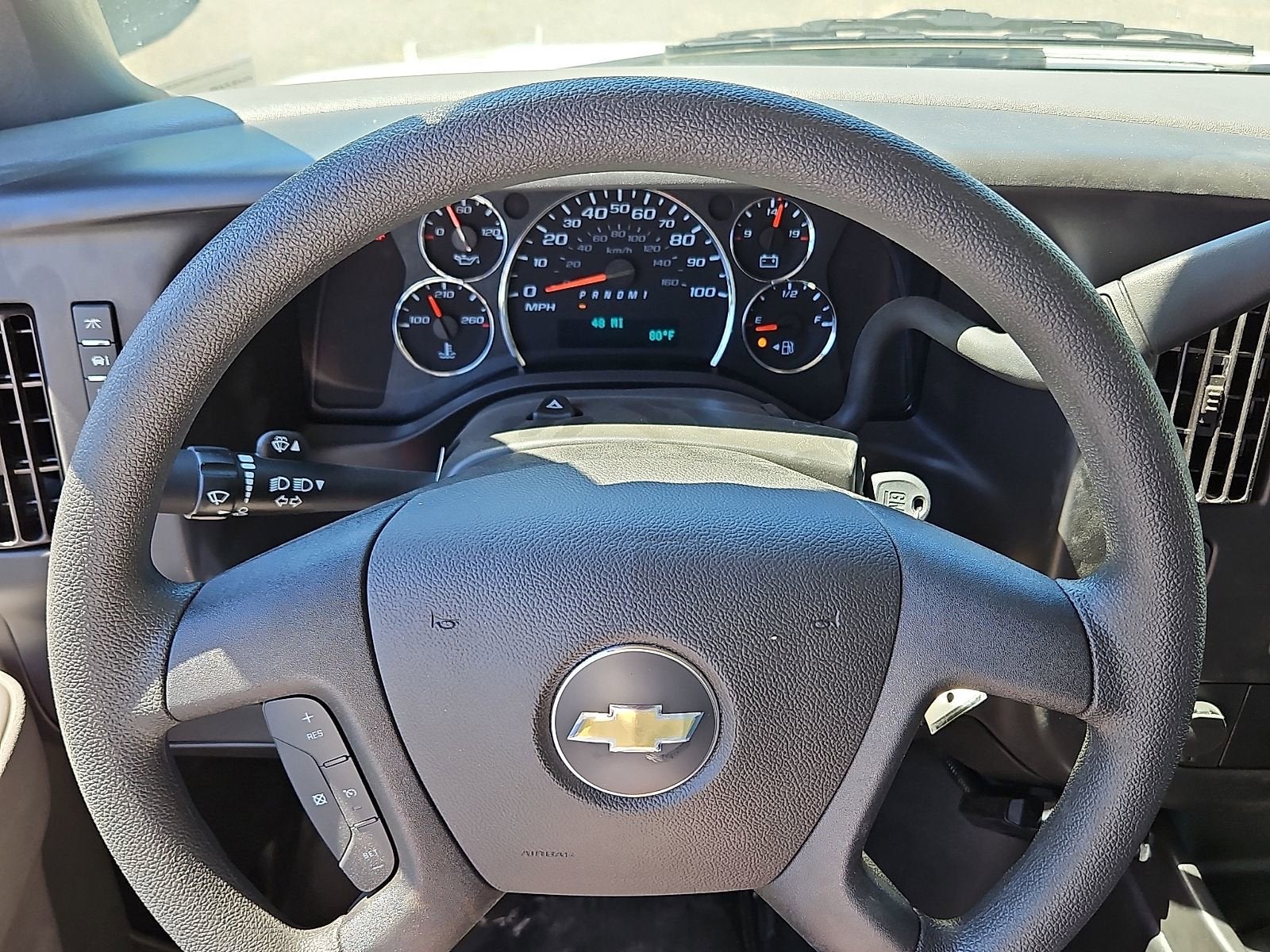 2024 Chevrolet Express Cutaway 3500 1WT
