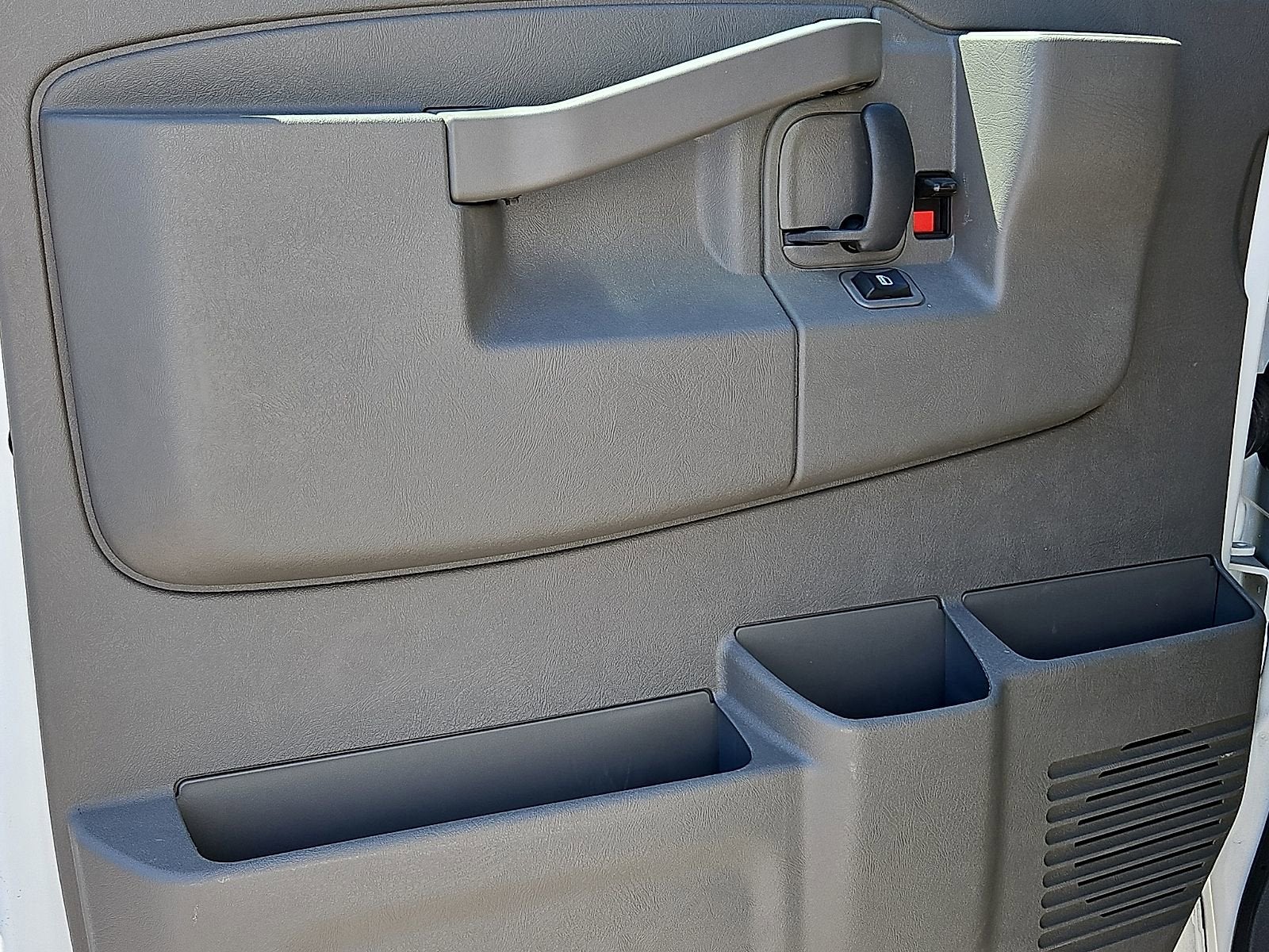 2024 Chevrolet Express Cutaway 3500 1WT