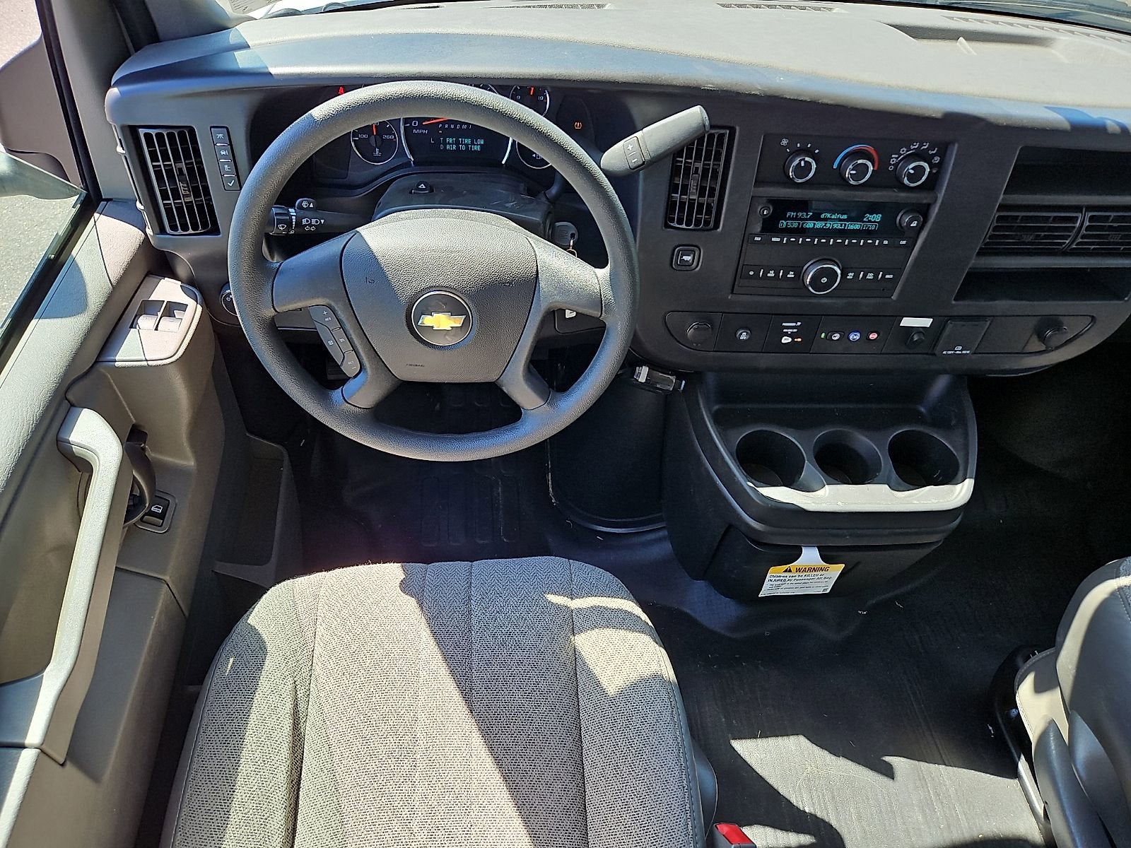 2024 Chevrolet Express Cutaway 3500 1WT