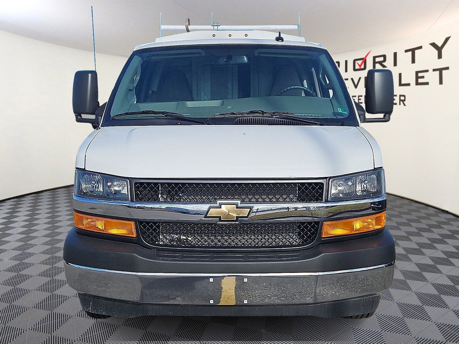 2024 Chevrolet Express Cutaway 3500 1WT