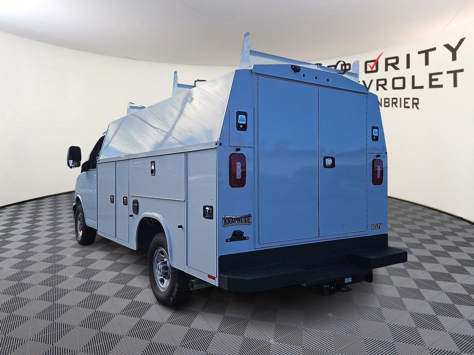 2024 Chevrolet Express Cutaway 3500 1WT