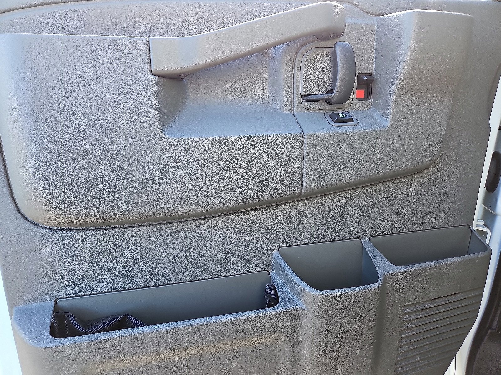 2024 Chevrolet Express Cutaway 3500 1WT