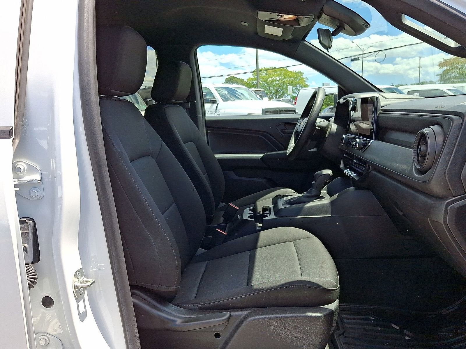 2024 Chevrolet Colorado WT