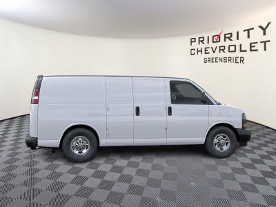 2025 Chevrolet Express Cargo 3500 WT