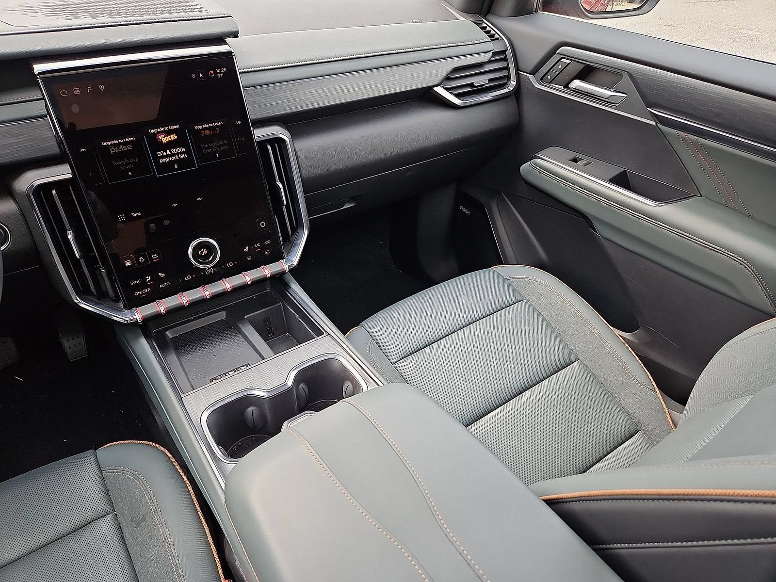 2024 GMC Acadia AT4