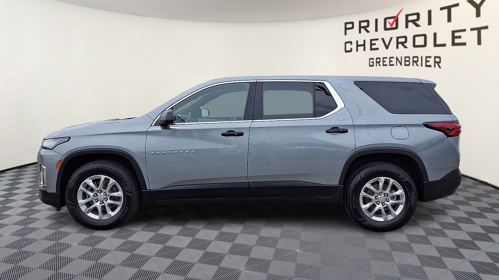 2023 Chevrolet Traverse LS