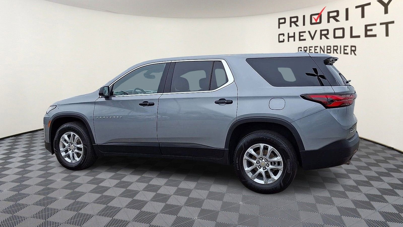 2023 Chevrolet Traverse LS