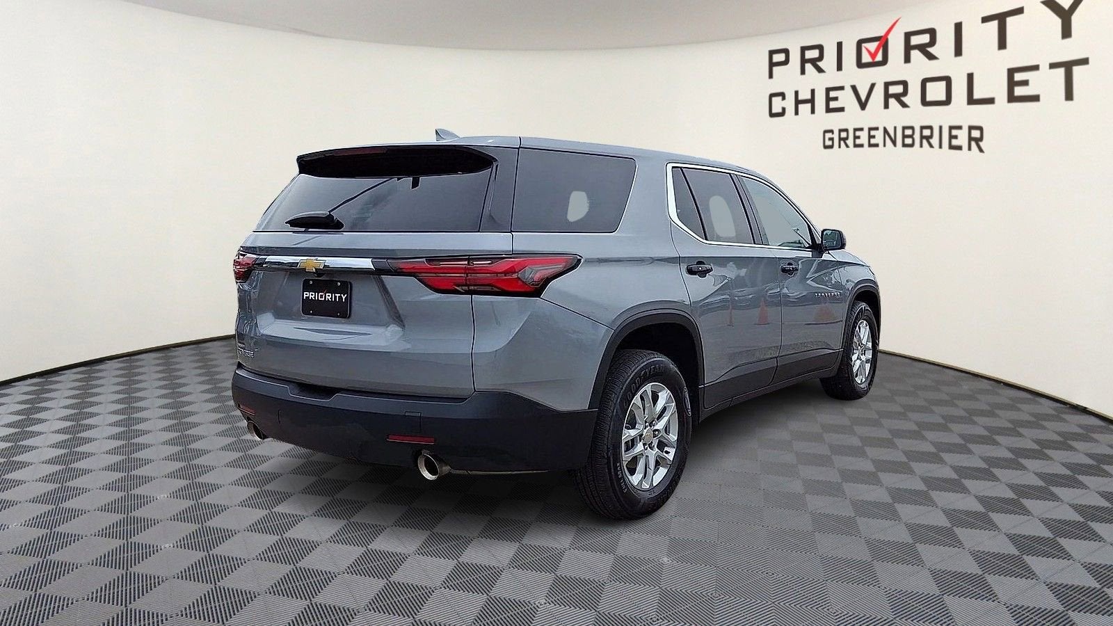2023 Chevrolet Traverse LS