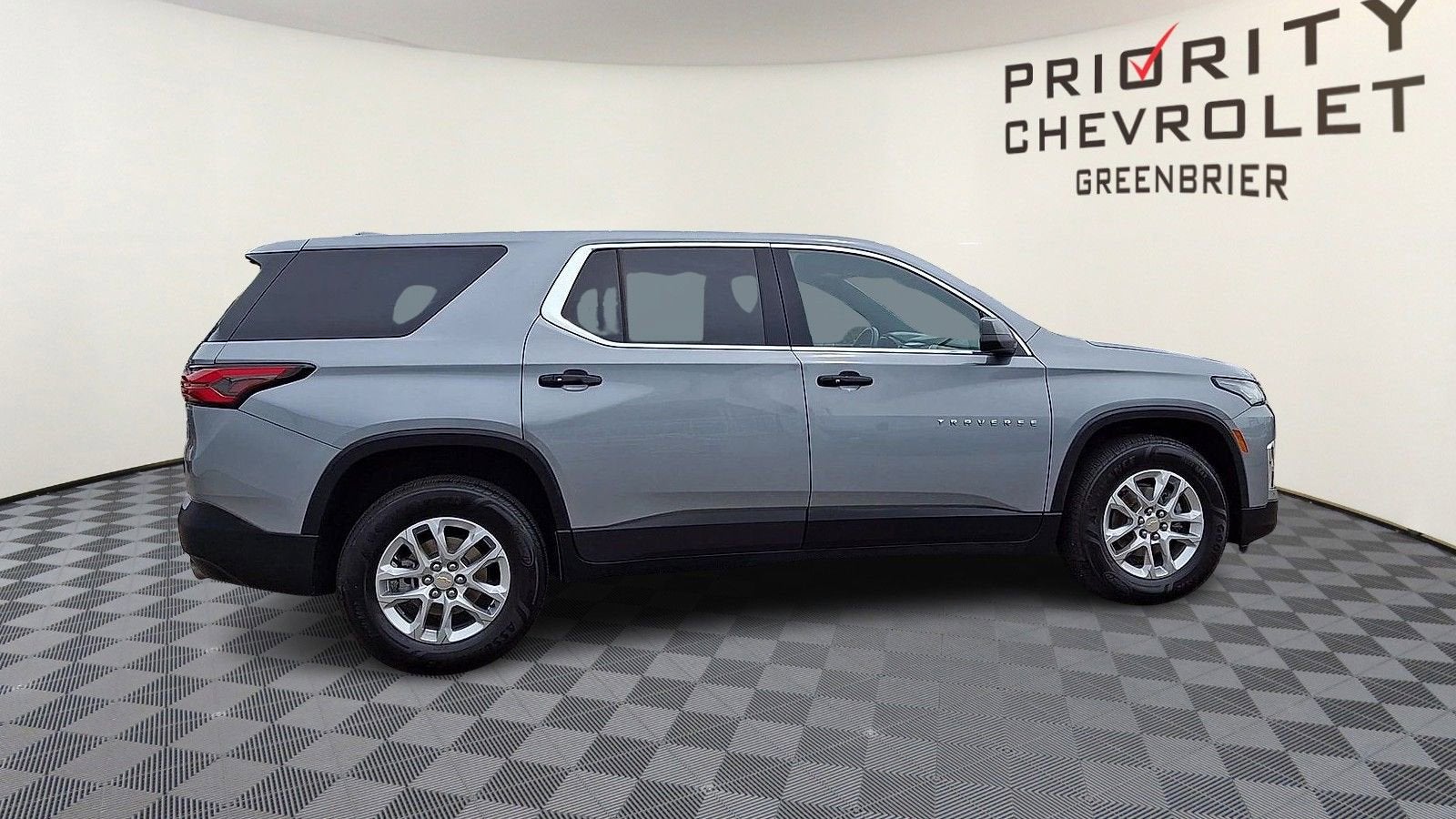 2023 Chevrolet Traverse LS