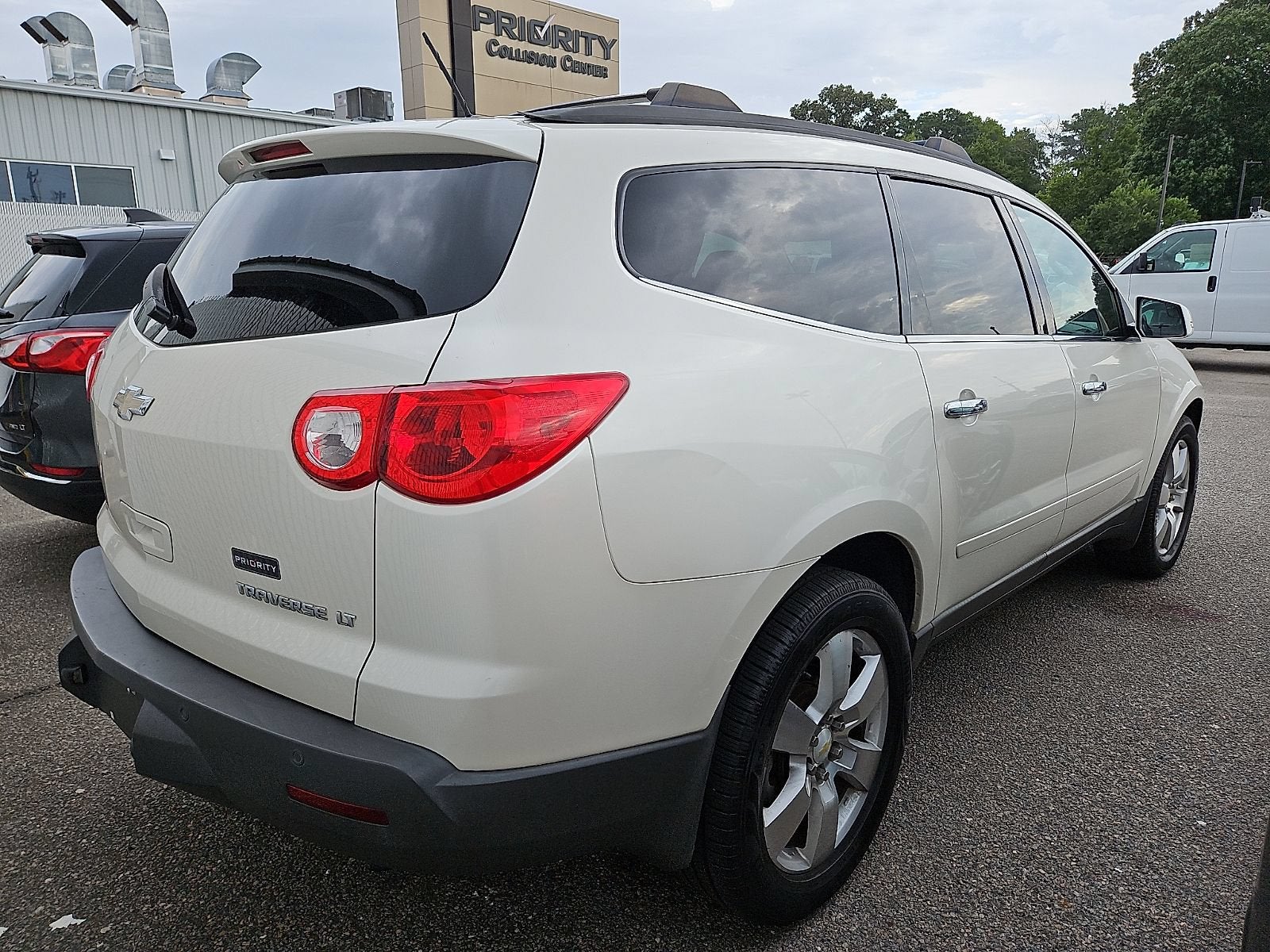 2011 Chevrolet Traverse LT w/1LT