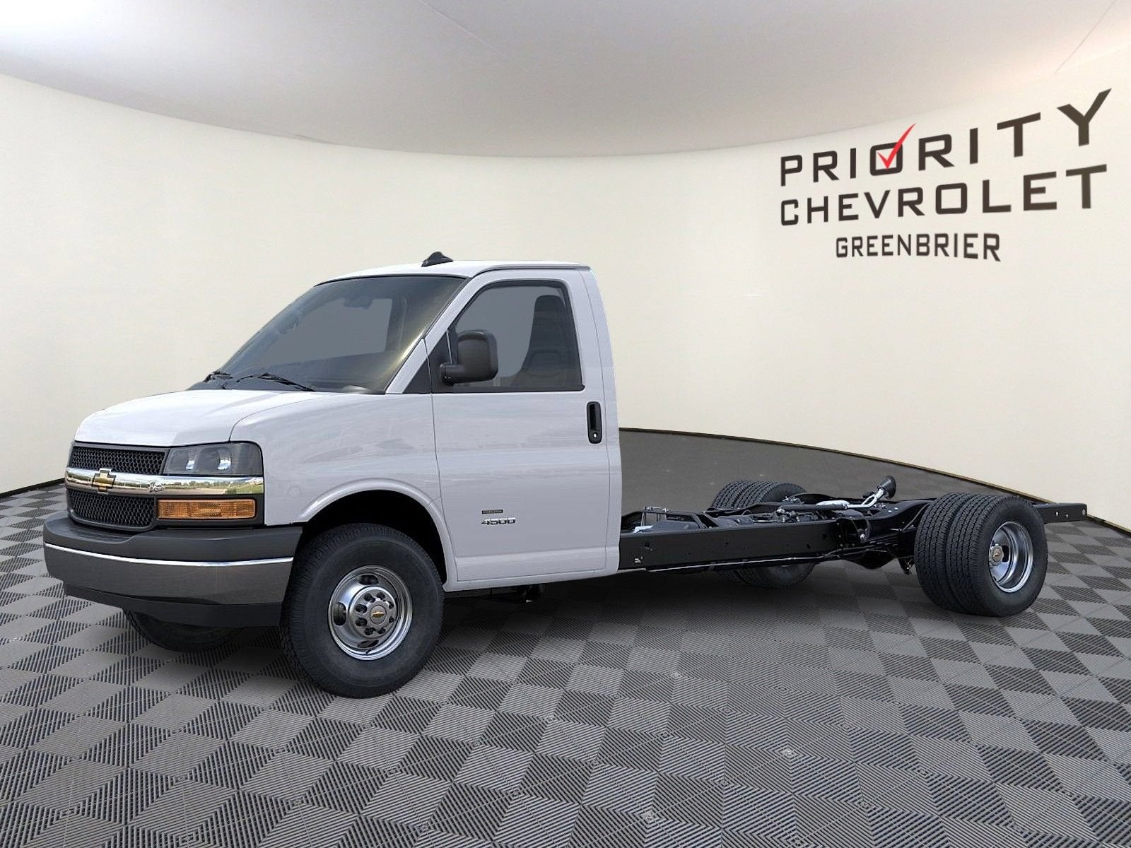 2025 Chevrolet Express Cutaway 3500 1WT
