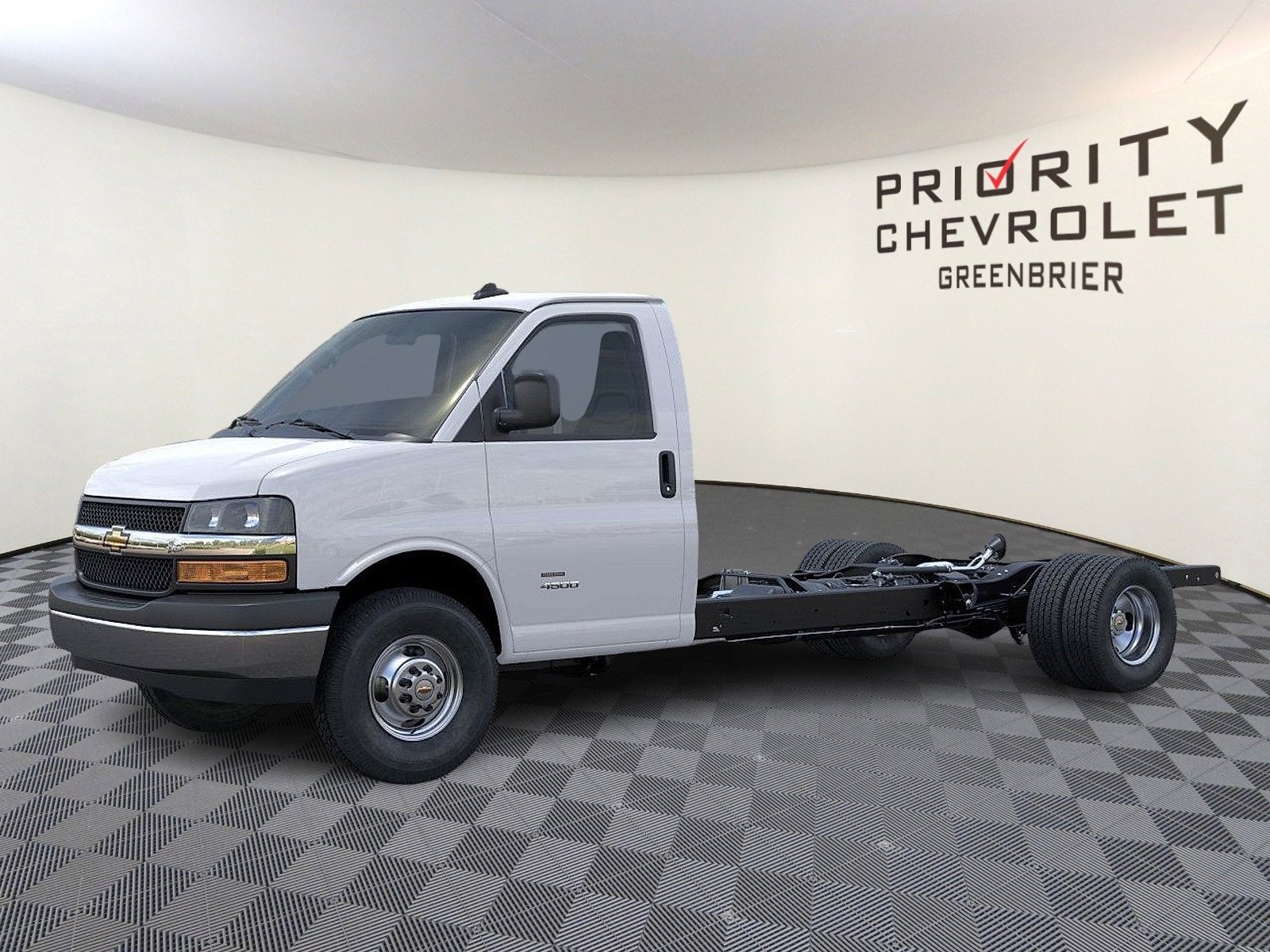 2025 Chevrolet Express Cutaway 3500 1WT