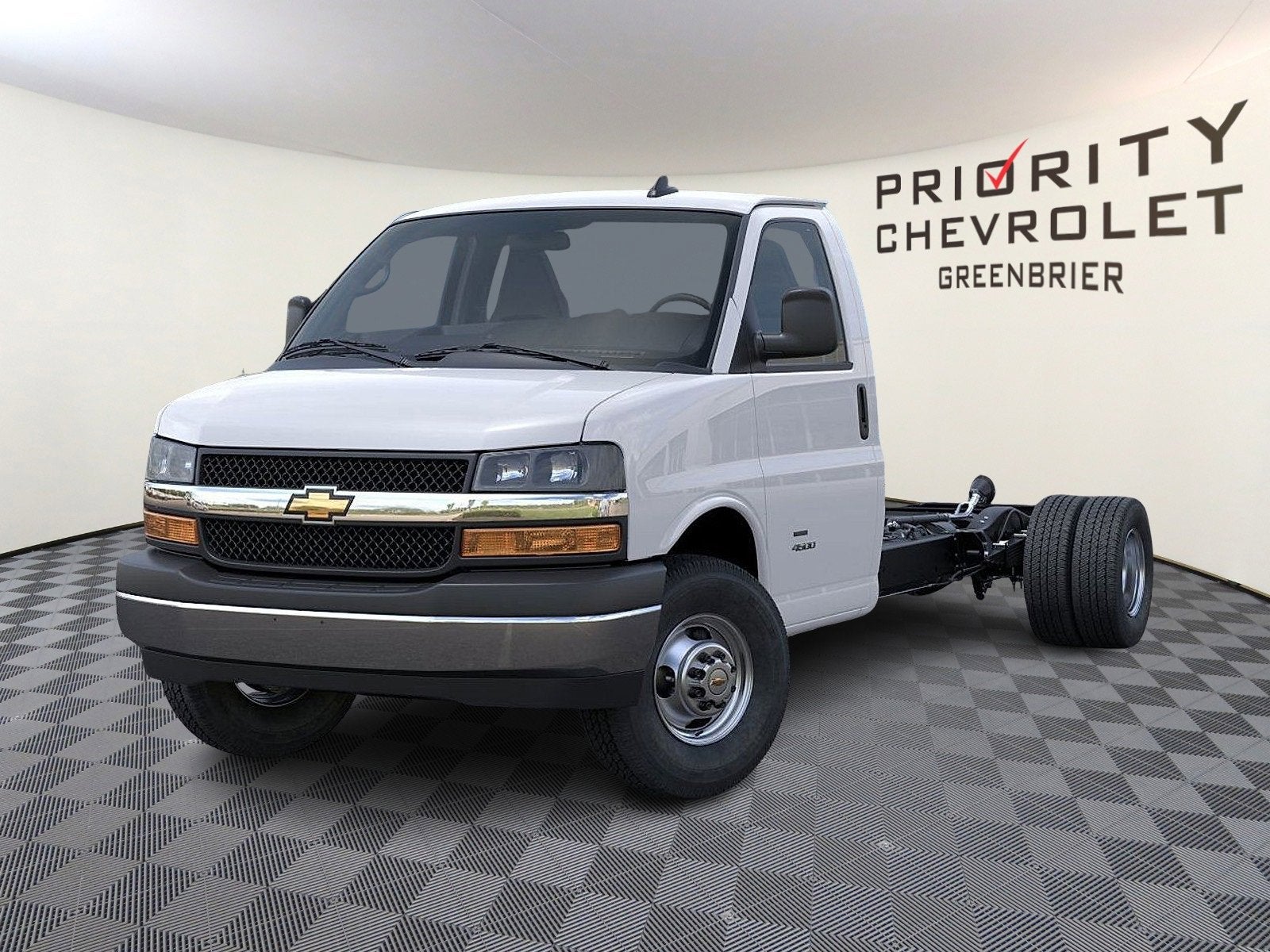 2025 Chevrolet Express Cutaway 3500 1WT
