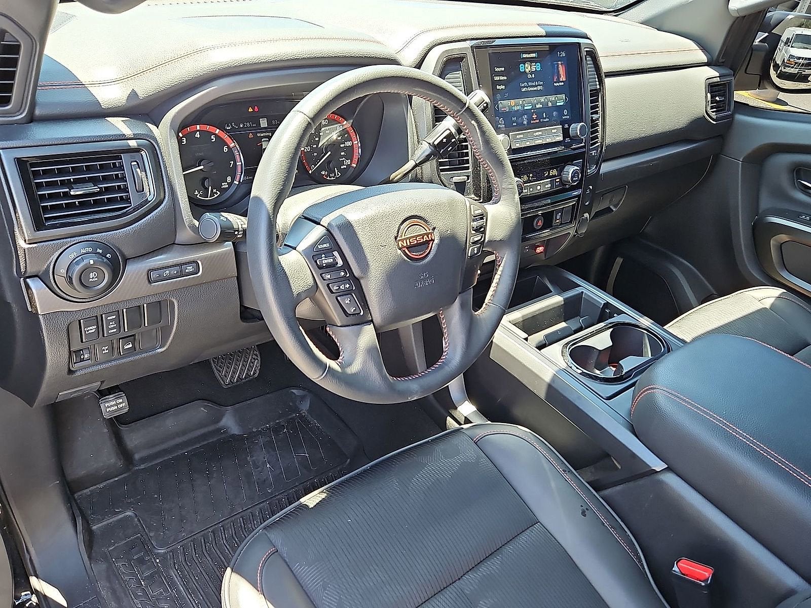 2024 Nissan TITAN Crew Cab PRO-4X 4x4
