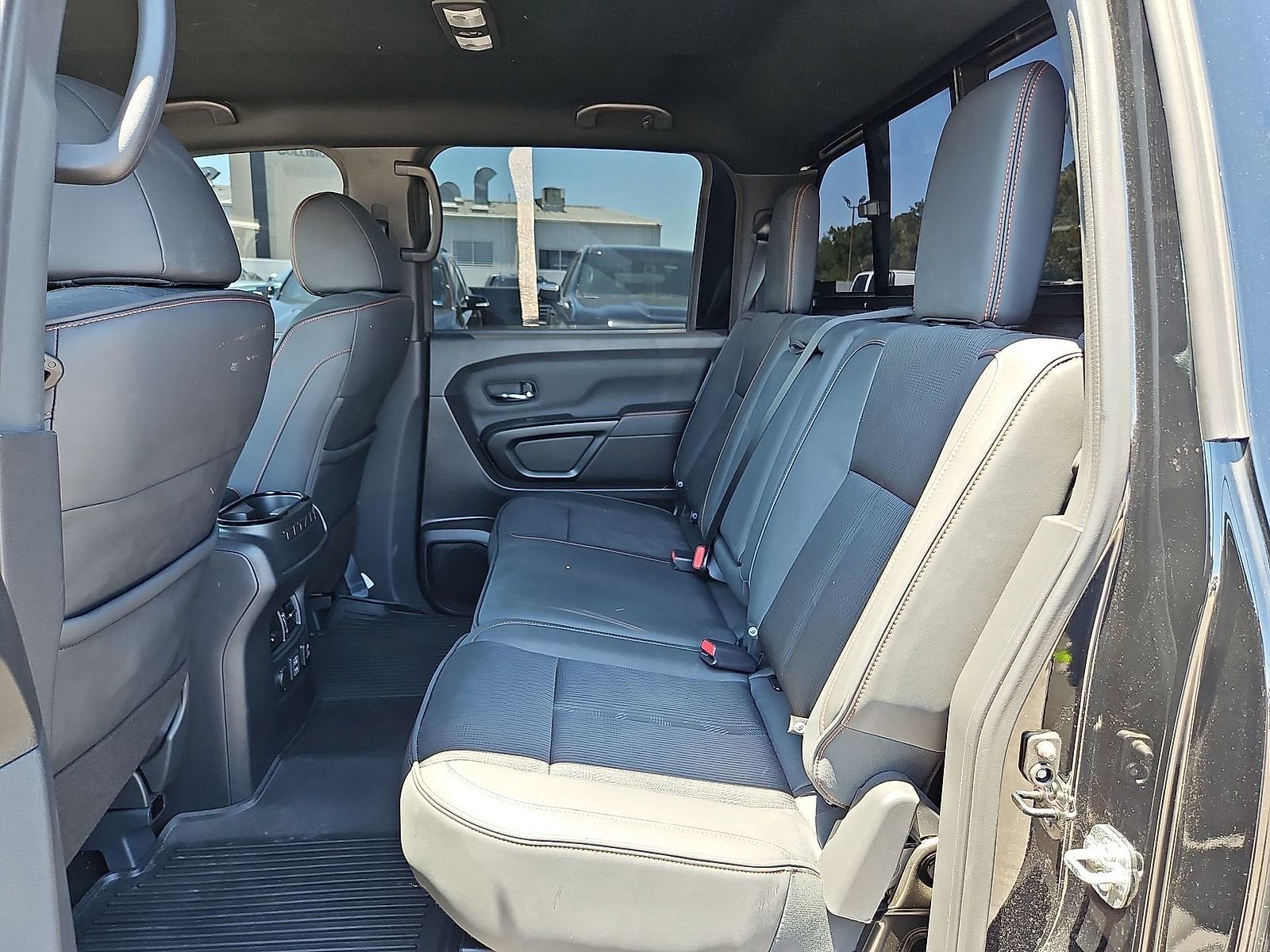 2024 Nissan TITAN Crew Cab PRO-4X 4x4