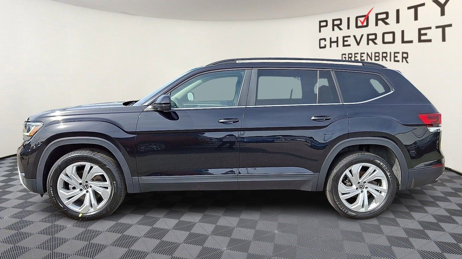 2023 Volkswagen Atlas 3.6L V6 SE w/Technology