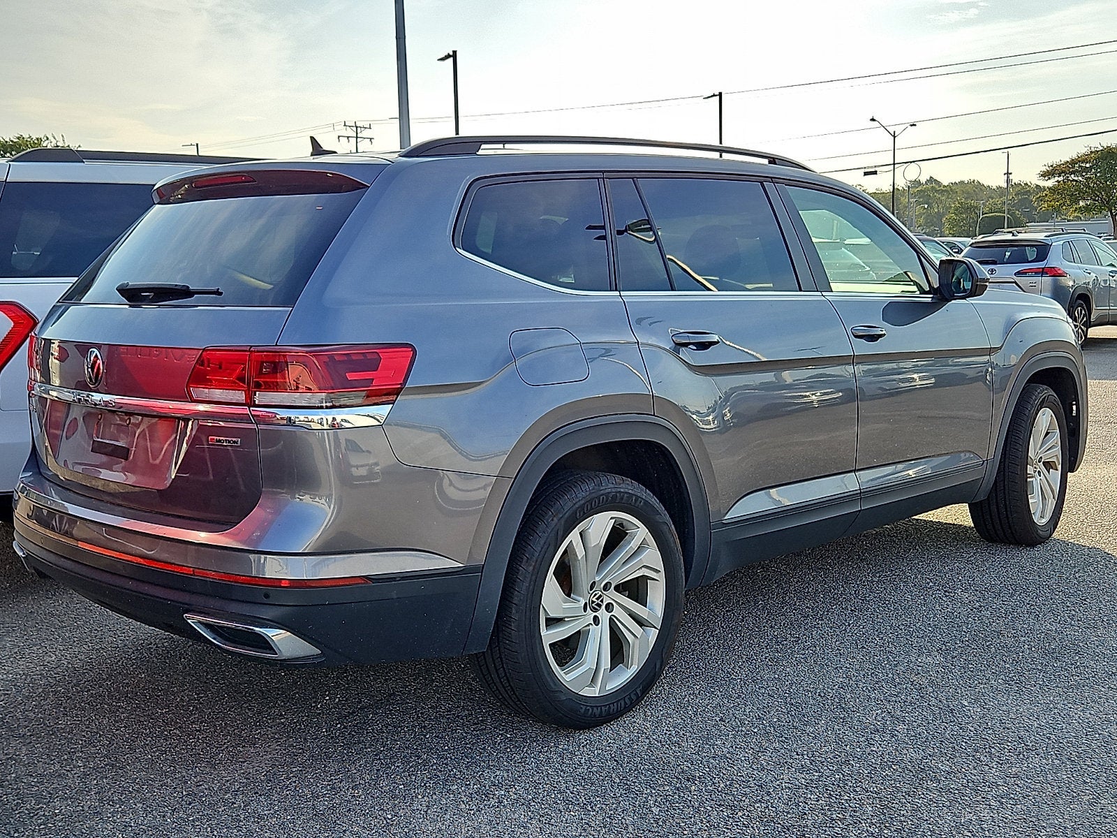 2021 Volkswagen Atlas 3.6L V6 SE w/Technology