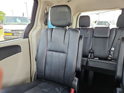 2014 Chrysler Town & Country Touring
