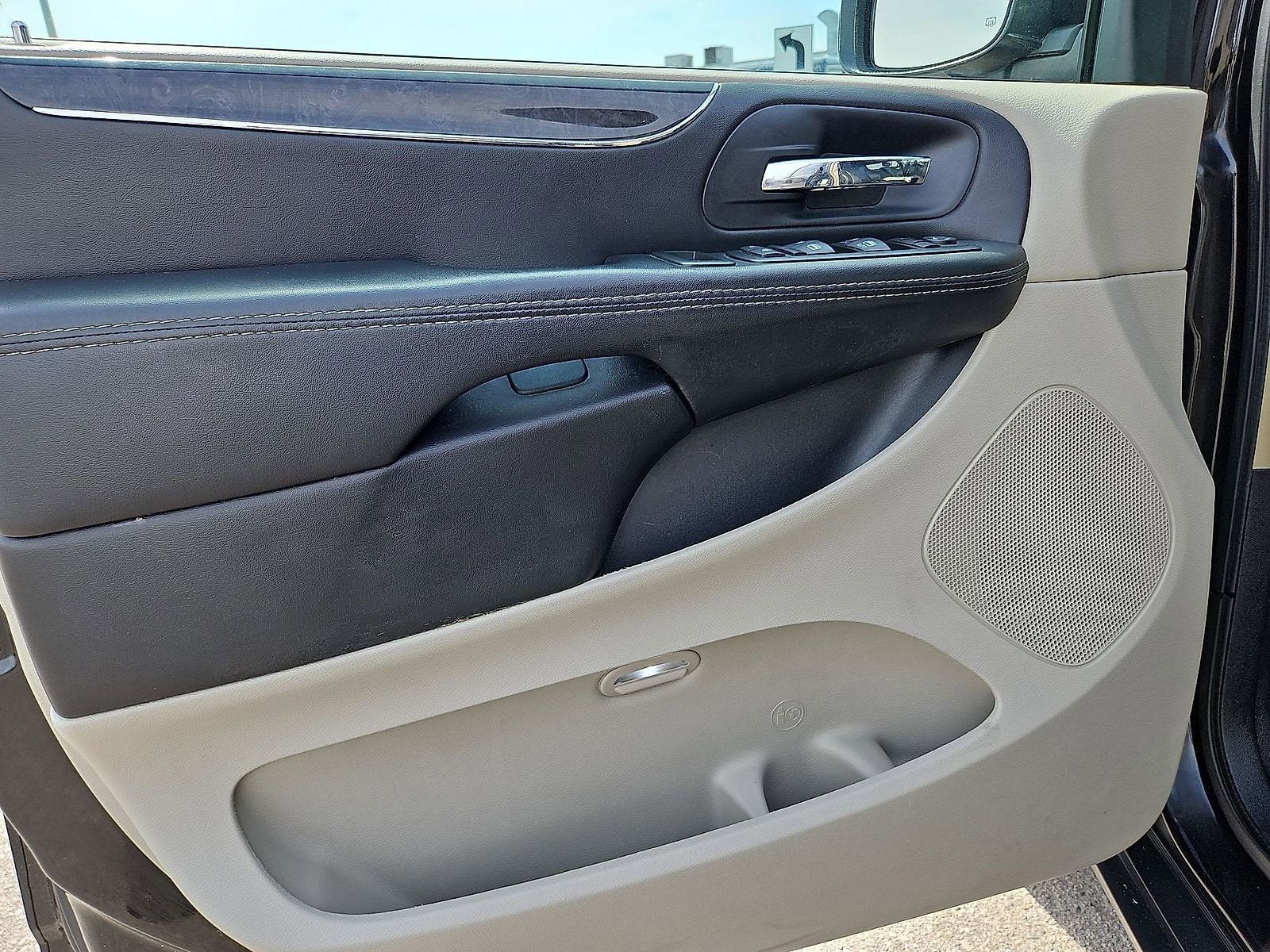 2014 Chrysler Town & Country Touring