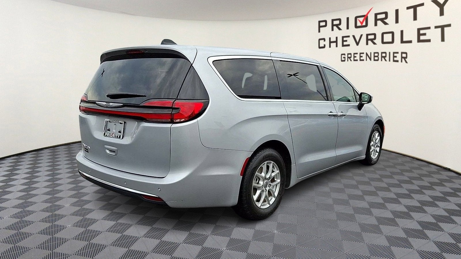2023 Chrysler Pacifica Touring L