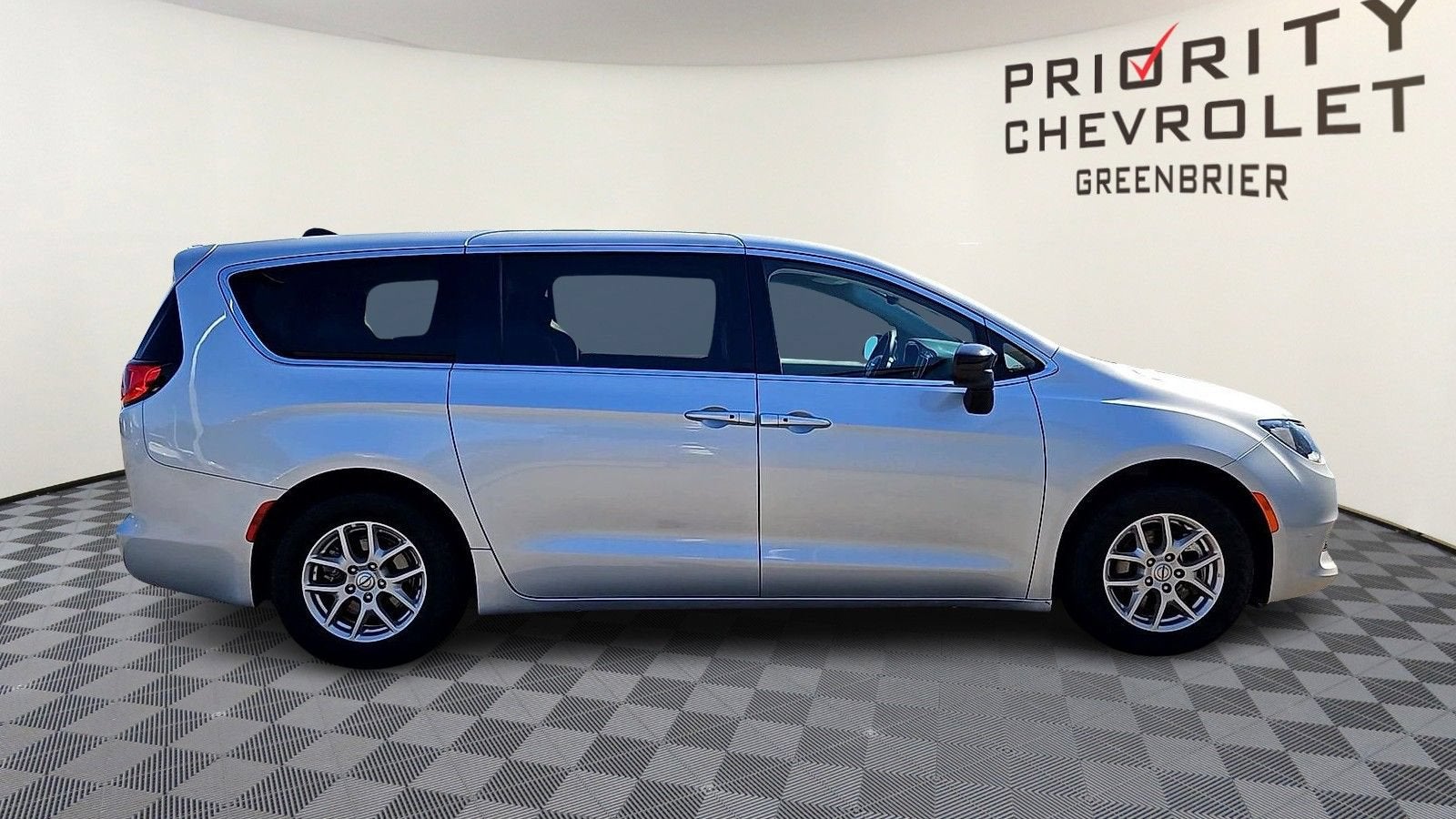 2024 Chrysler Voyager LX