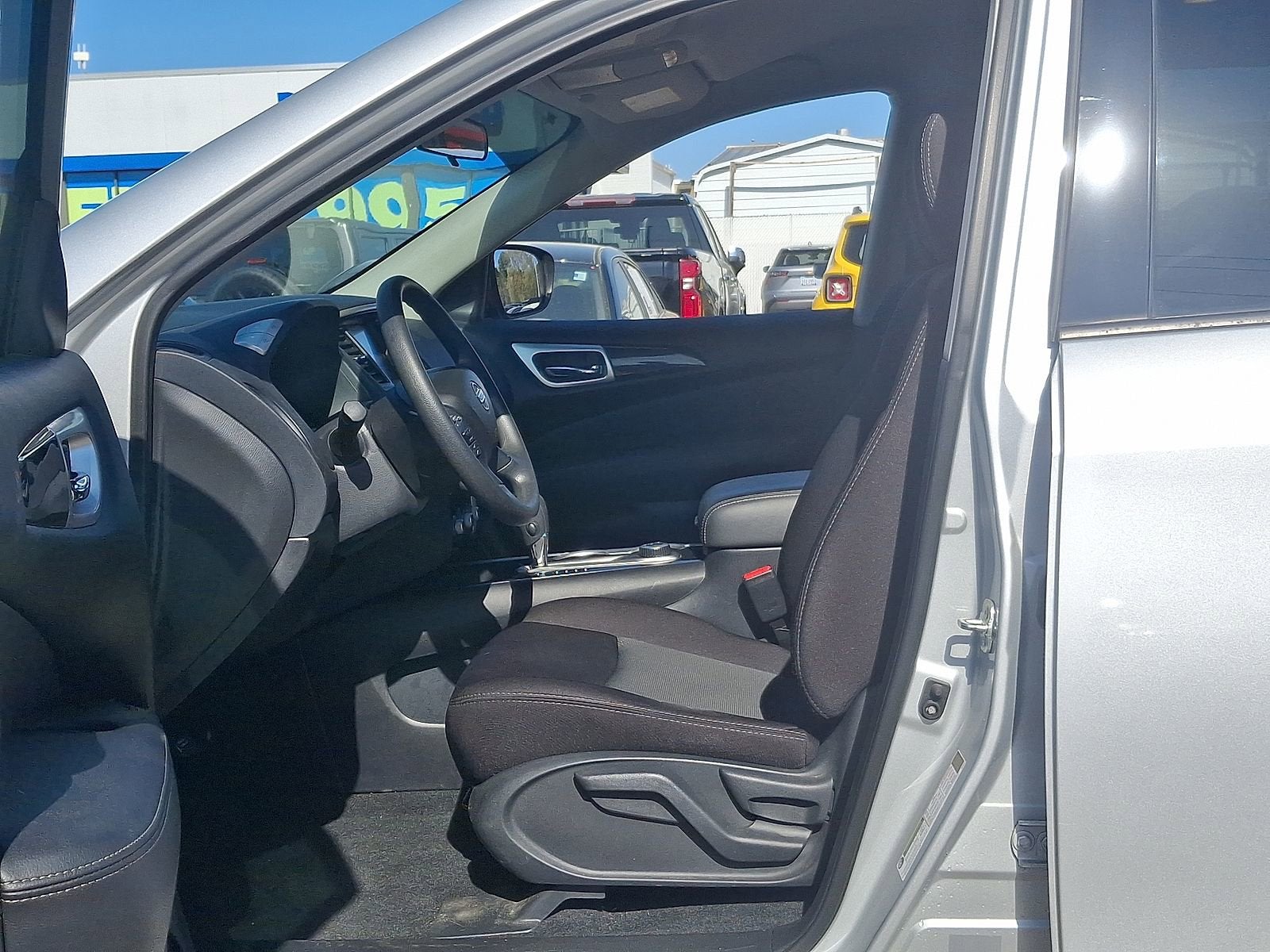 2020 Nissan Pathfinder S