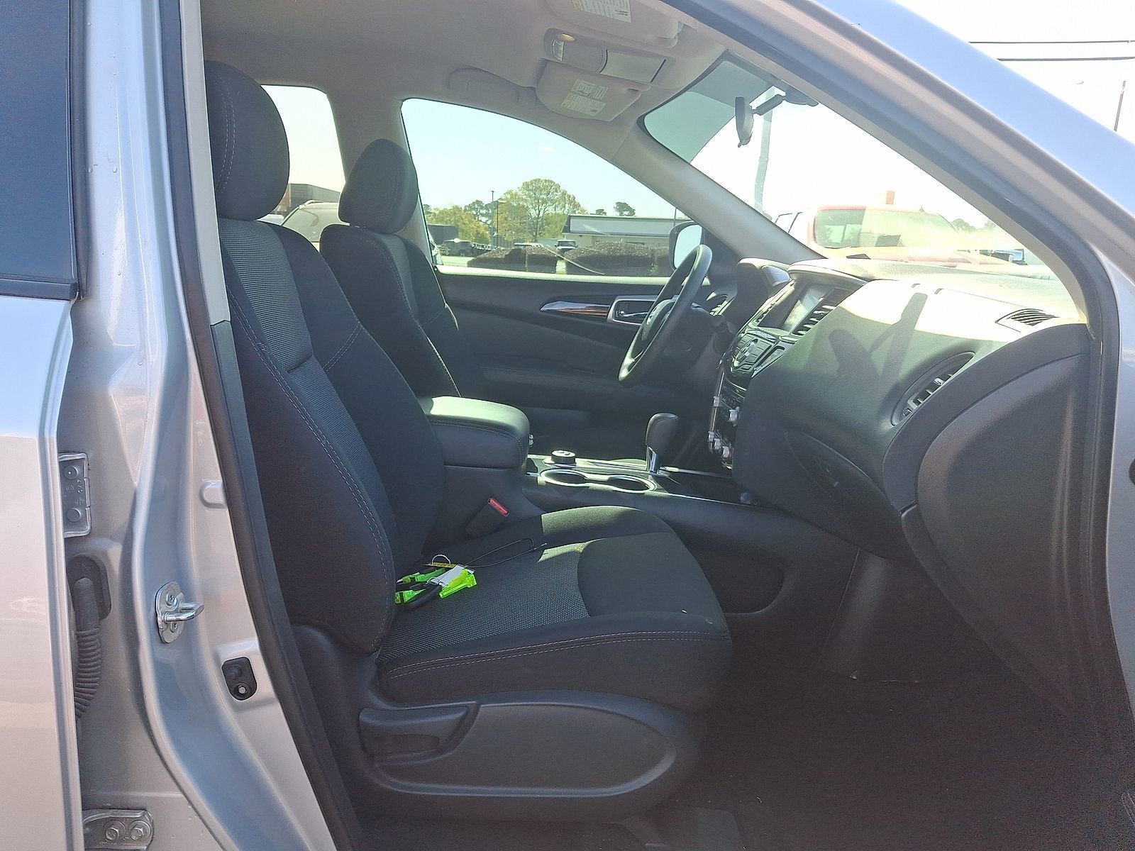 2020 Nissan Pathfinder S