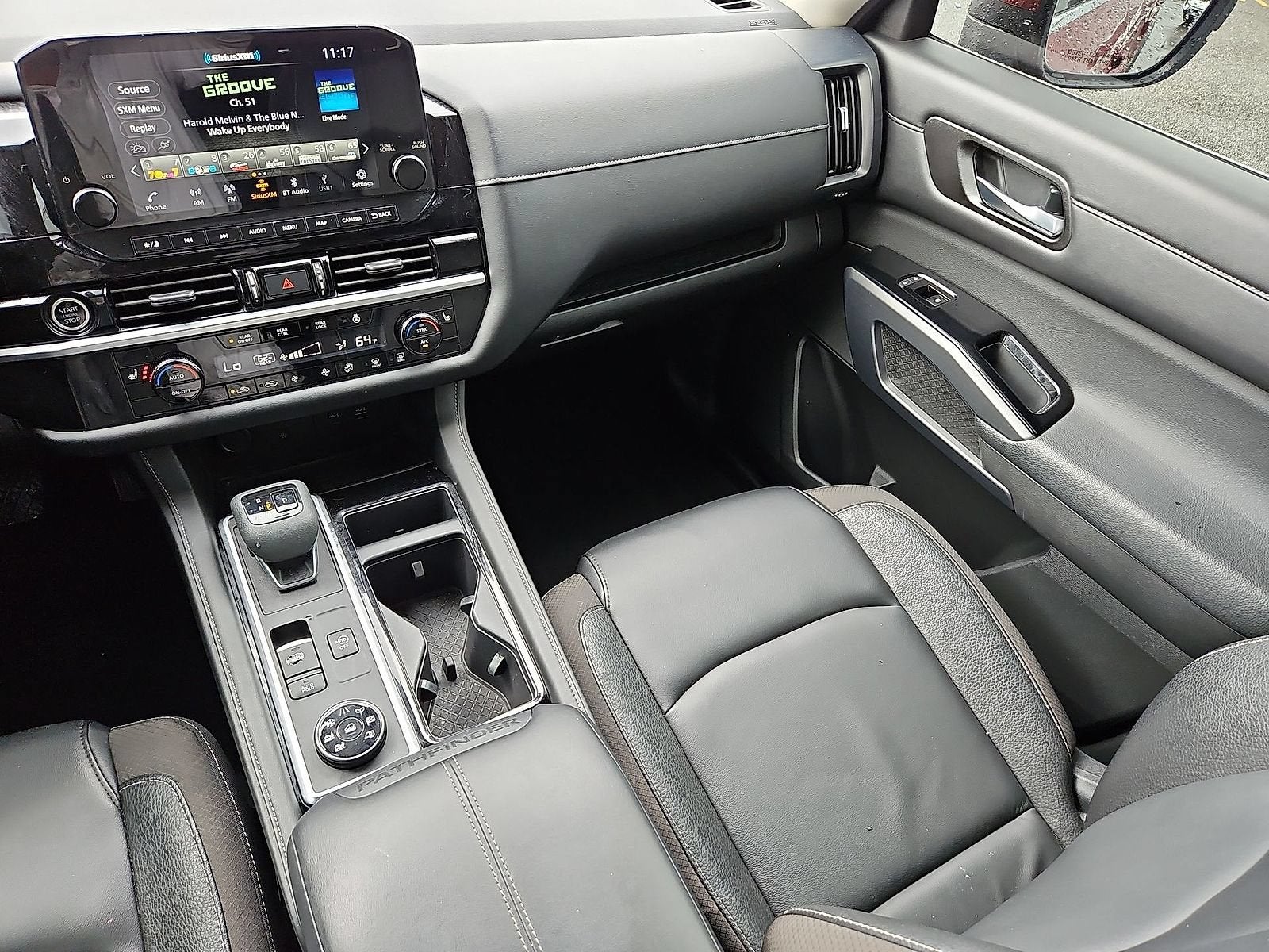 2023 Nissan Pathfinder SL 4WD