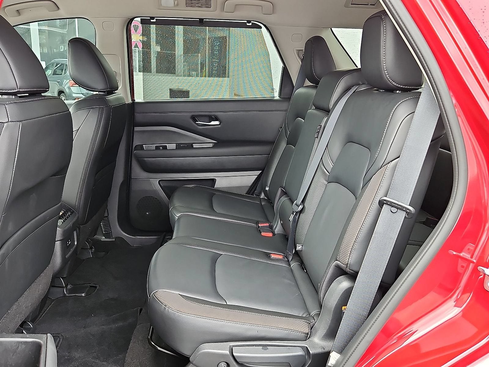 2023 Nissan Pathfinder SL 4WD
