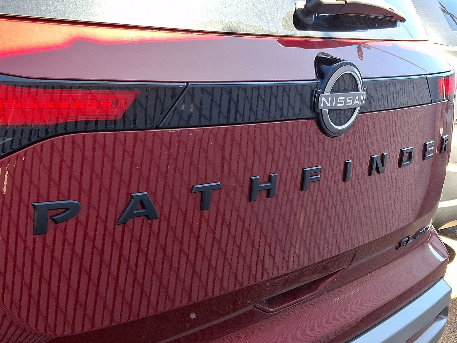 2023 Nissan Pathfinder SL 4WD