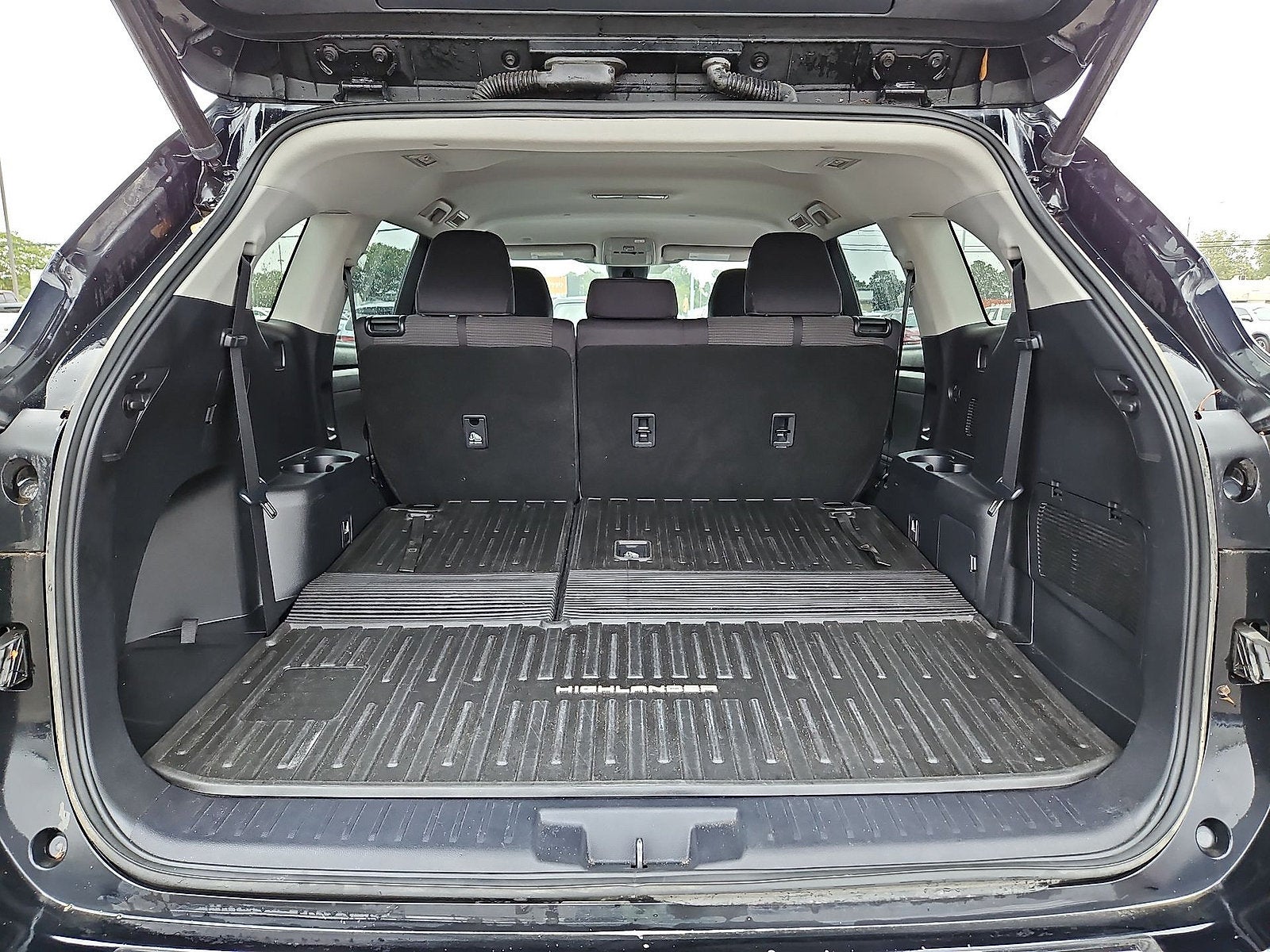 2021 Toyota Highlander LE