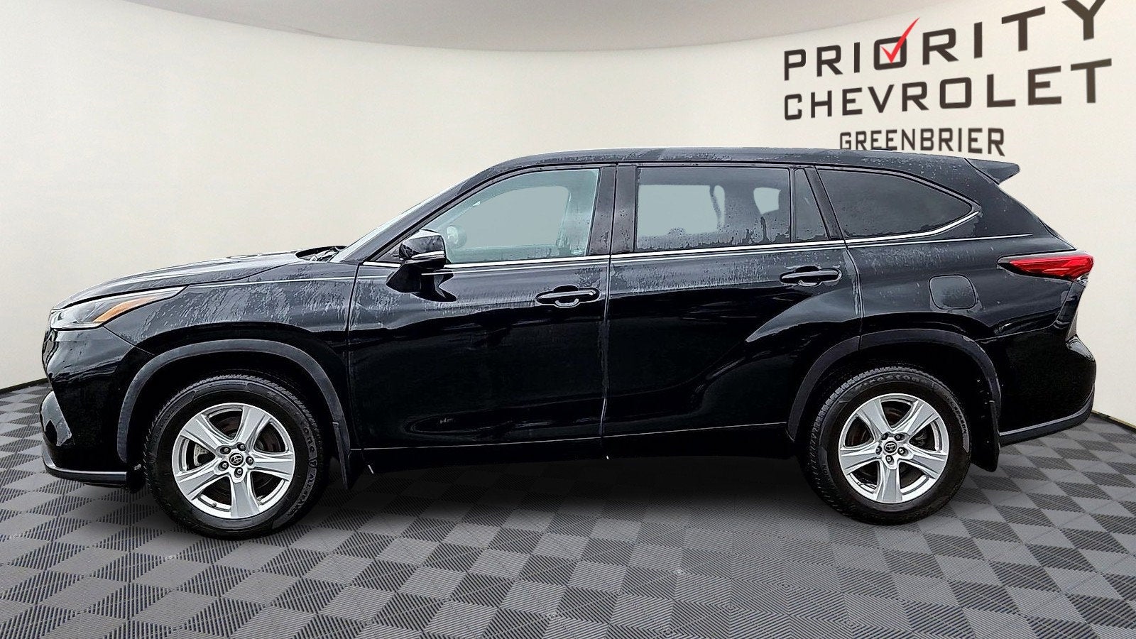 2021 Toyota Highlander LE