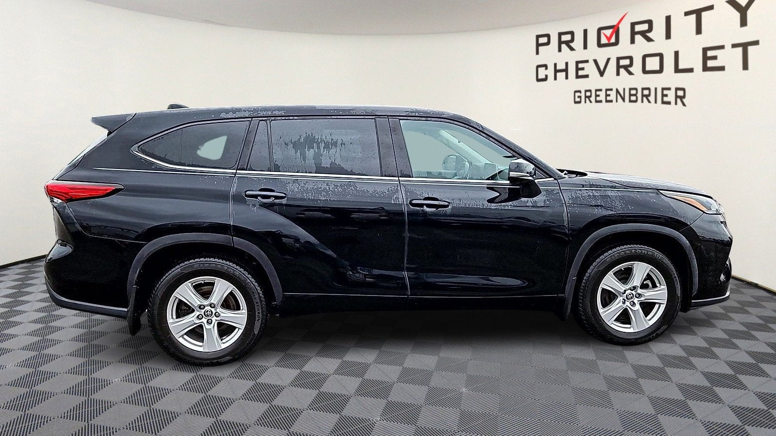 2021 Toyota Highlander LE