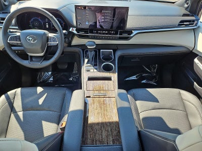 2025 Toyota Sienna Platinum