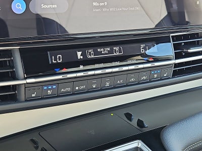 2025 Toyota Sienna Platinum