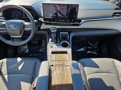2025 Toyota Sienna Platinum