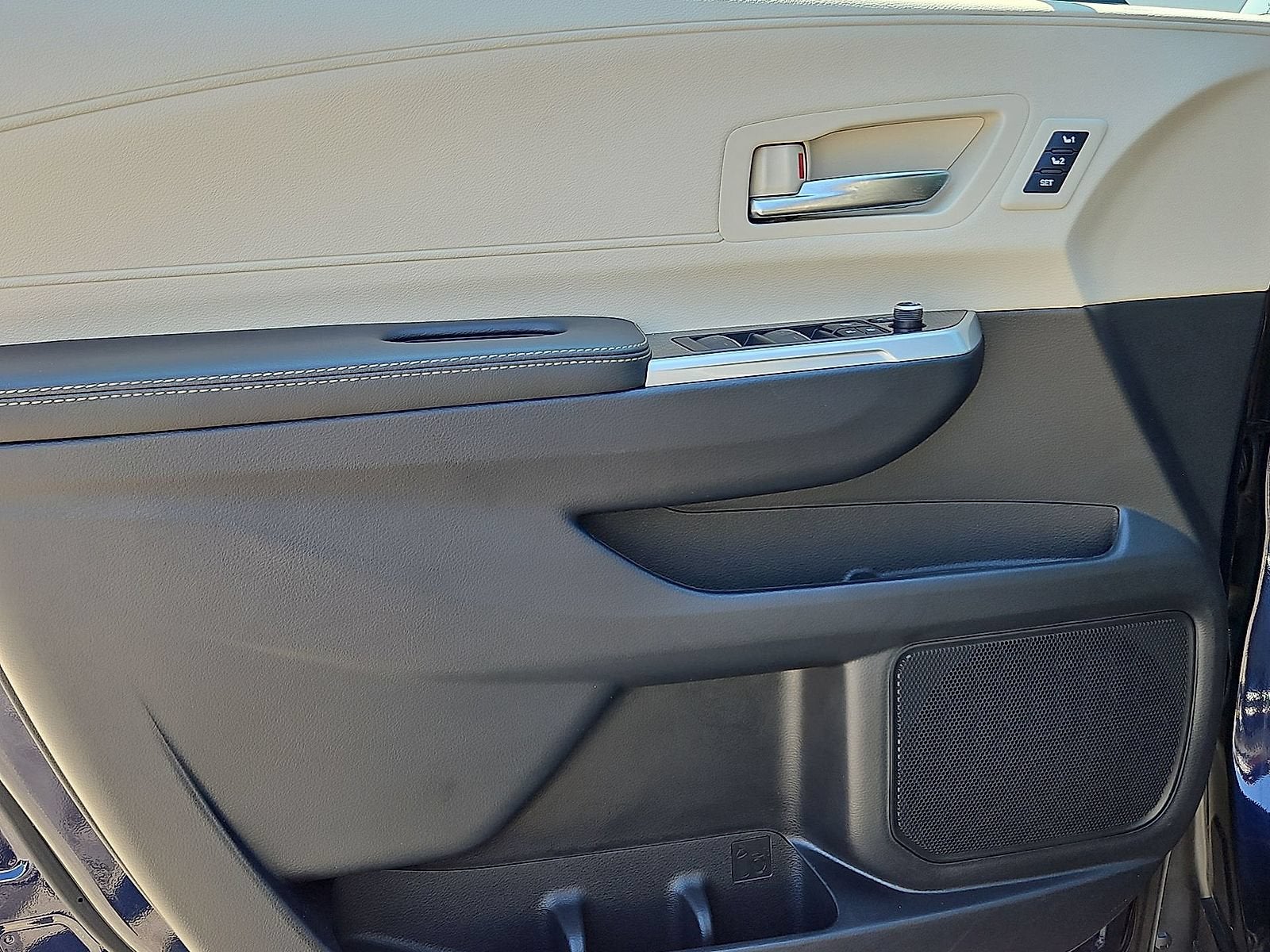 2025 Toyota Sienna Platinum