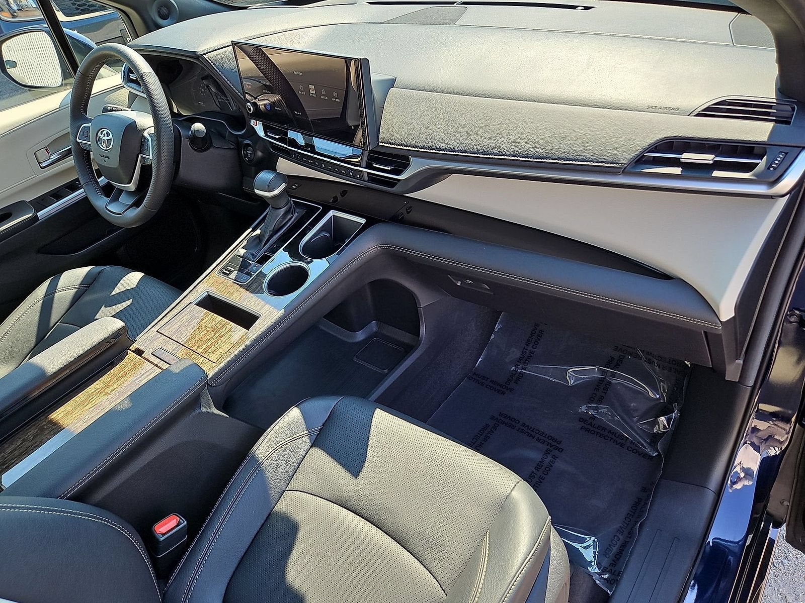 2025 Toyota Sienna Platinum