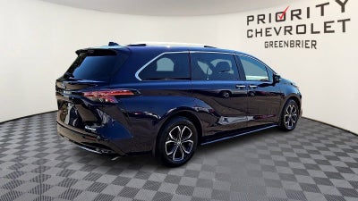 2025 Toyota Sienna Platinum