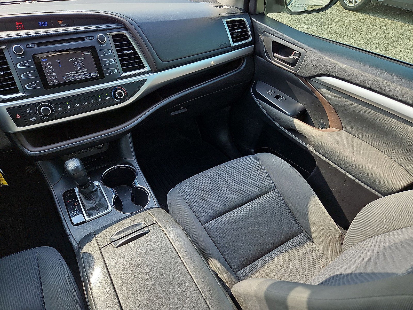 2017 Toyota Highlander LE