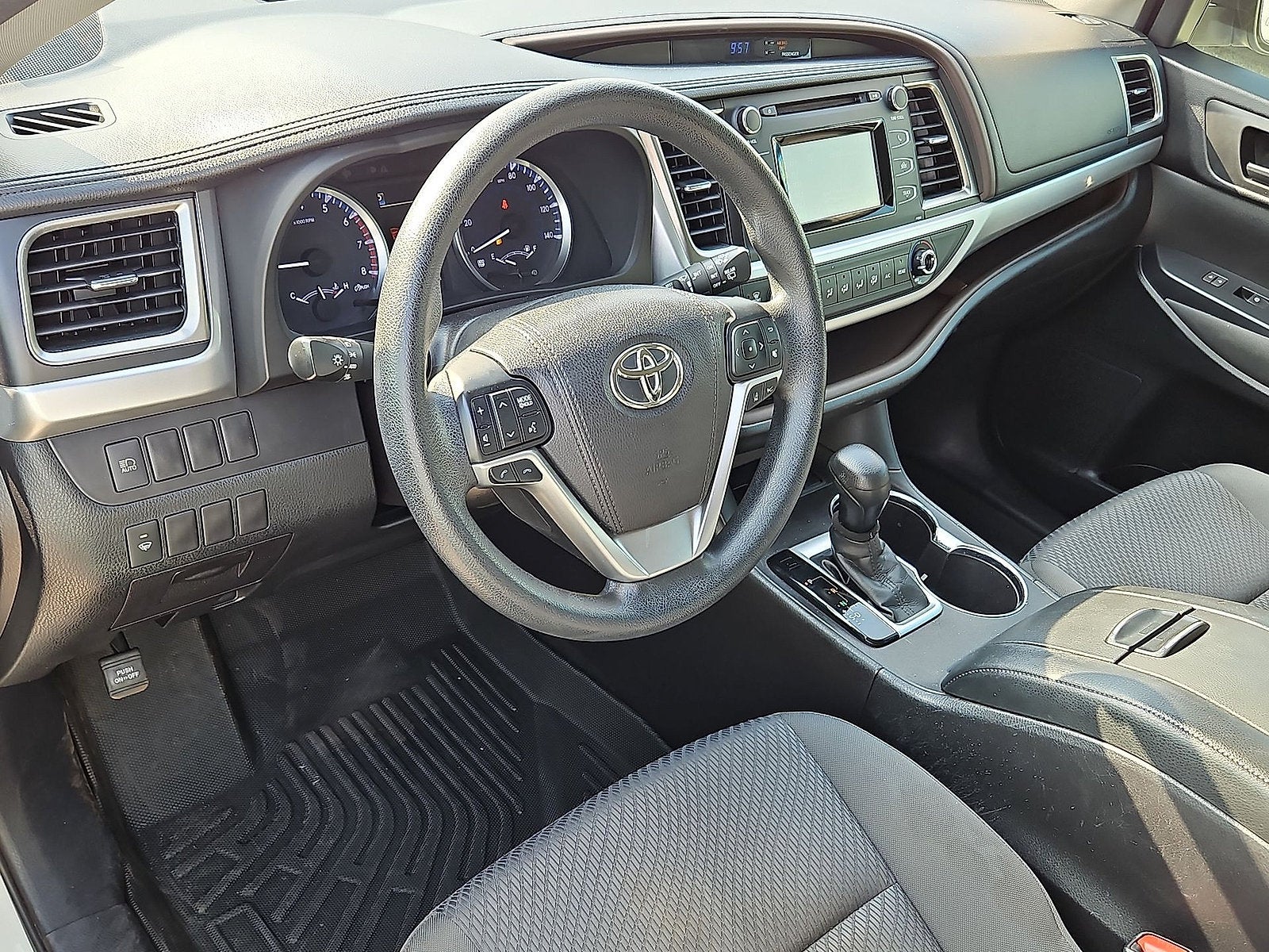 2017 Toyota Highlander LE