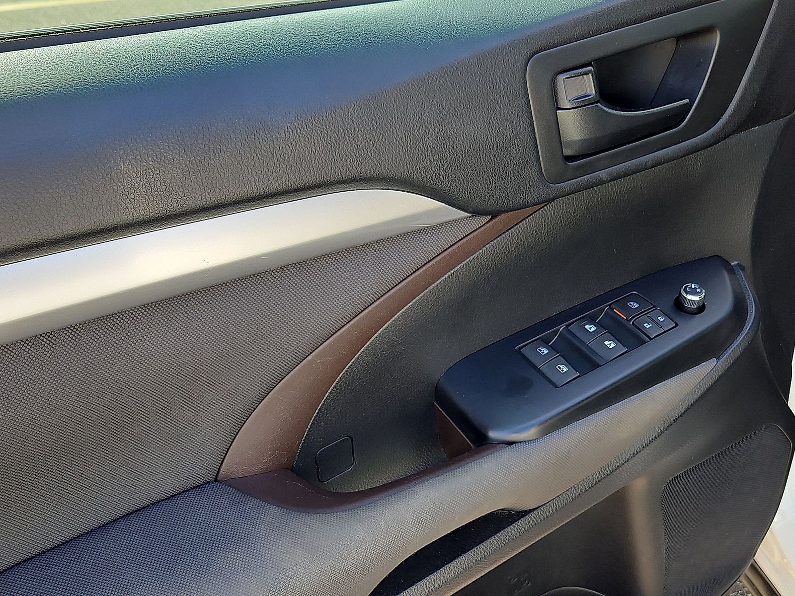 2017 Toyota Highlander LE