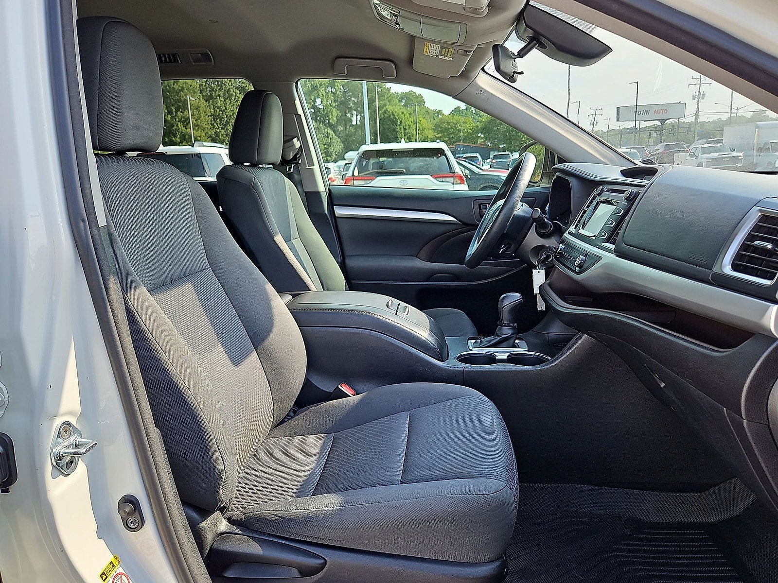 2017 Toyota Highlander LE