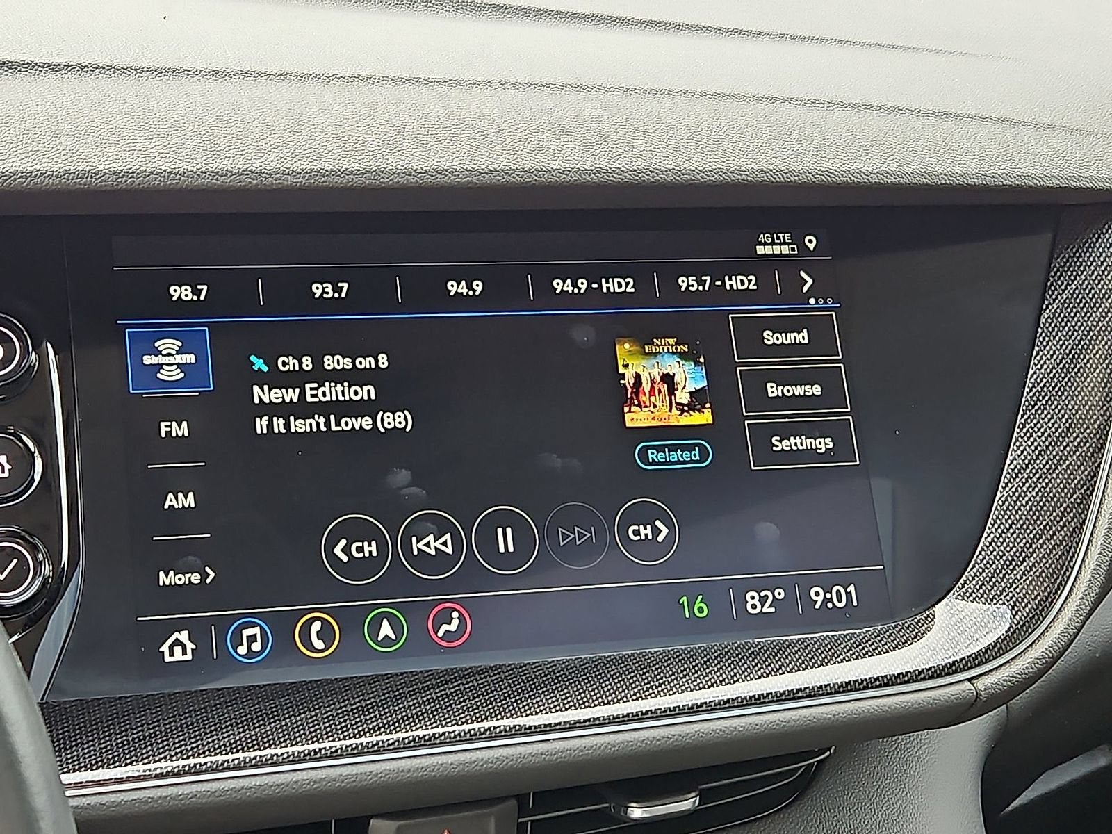 2022 Buick Envision Essence