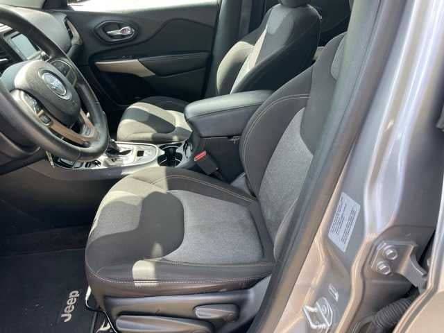 2017 Jeep Cherokee Sport